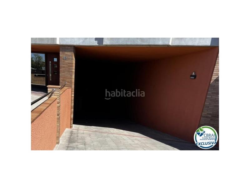 Foto b887c98b-a0db-4ed7-bc1e-44f8865ea8e1. Posto auto in calle via emporitana 82 in Poble Nou-Olivar Gran Figueres