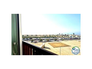 Monolocale  Sector delta muga 9. Acogedor estudio cabina con vistas al mar en empuriabrava  a tan