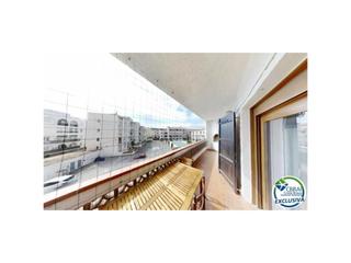 Appartement  Sector poblat tipic/av. canal 9. Apartamento piso las chavolas a 750m de la playa en empuriabrava