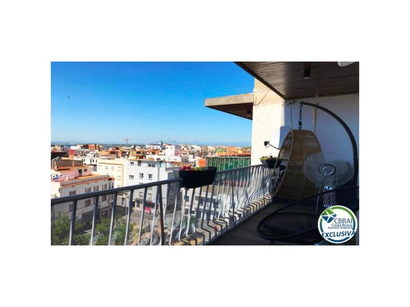 Foto a50461cc-45a4-4f4e-b640-5712d4bfe279. Pis a Centre Roses