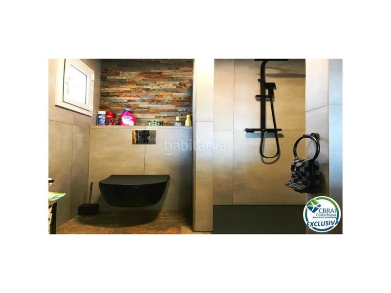 Foto ad78878e-d69b-4f32-9fdb-1d3e13278619. Pis a Centre Roses