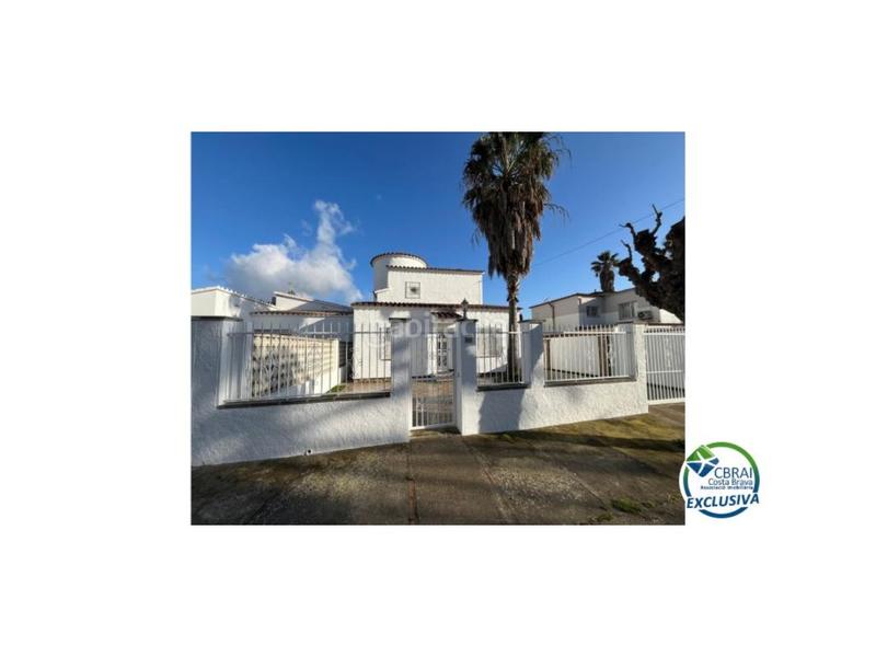 Foto 4dc1fb89-edfe-4ce4-b2aa-266ba7050fe7. Haus in sector falconera 35a in Cap Ras - Creus - Falconera Empuriabrava