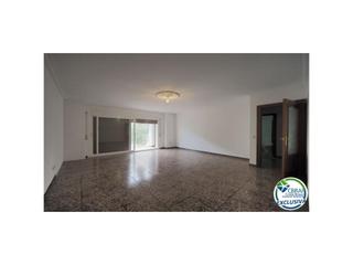 Pis  Calle del puig rom 102-b. Apartamento amplio céntrico y a 250 m de la playa