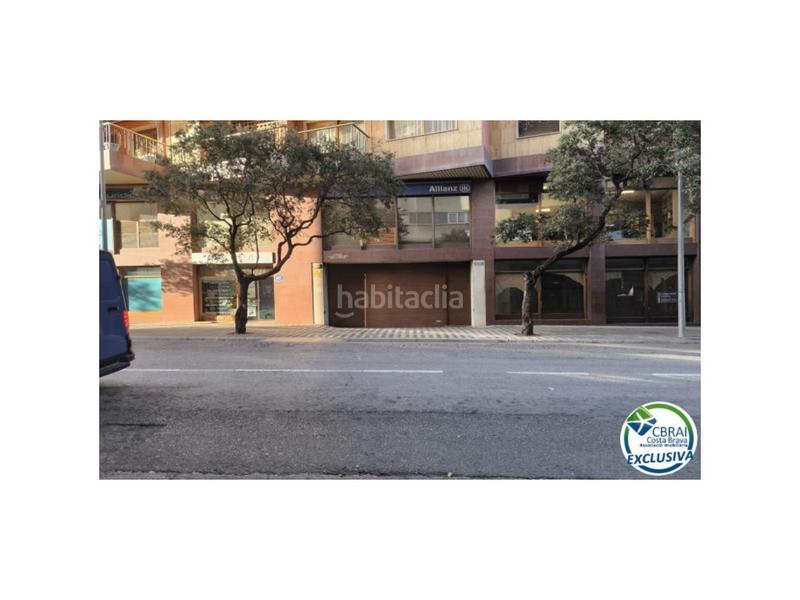 Foto baf297d6-5e9a-449d-9fb8-9c165565600d. Parking voiture dans calle pujada al castell 45 dans Figueres