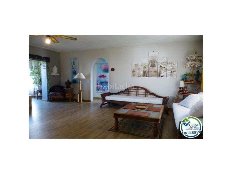 Foto f6f27bc8-c47b-449b-a875-d41070bab6bd. Pis amb aparcament a Carmençó Empuriabrava