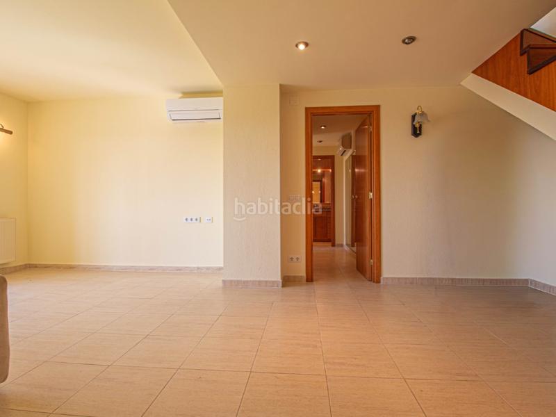 Foto 1445b4de-d3d0-4a1f-8336-0121b8895550. Zweistöckige wohnung mit parking in Centre Figueres