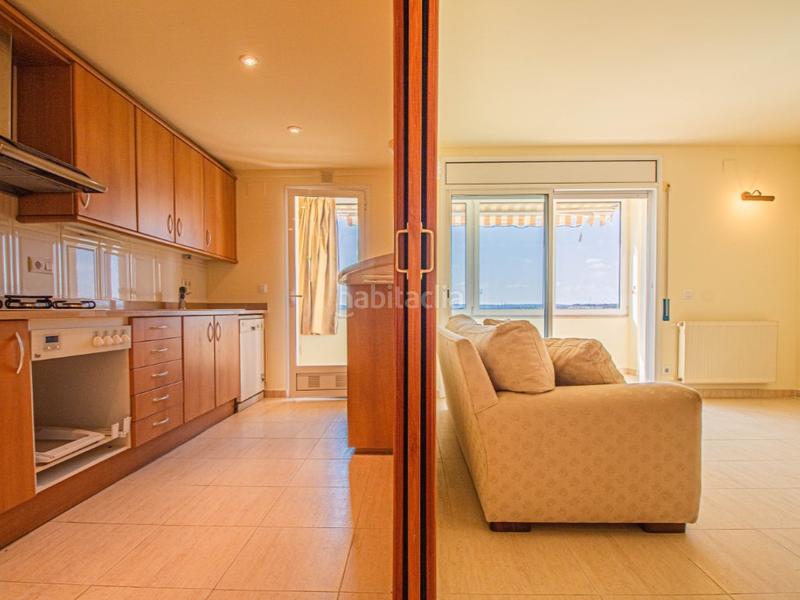 Foto 8d0aa574-6a82-4028-b14a-a6c33397de15. Zweistöckige wohnung mit parking in Centre Figueres