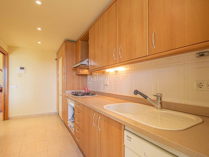 Foto a0cdcdfa-3807-43c0-a04d-bae2c16236b3. Zweistöckige wohnung mit parking in Centre Figueres