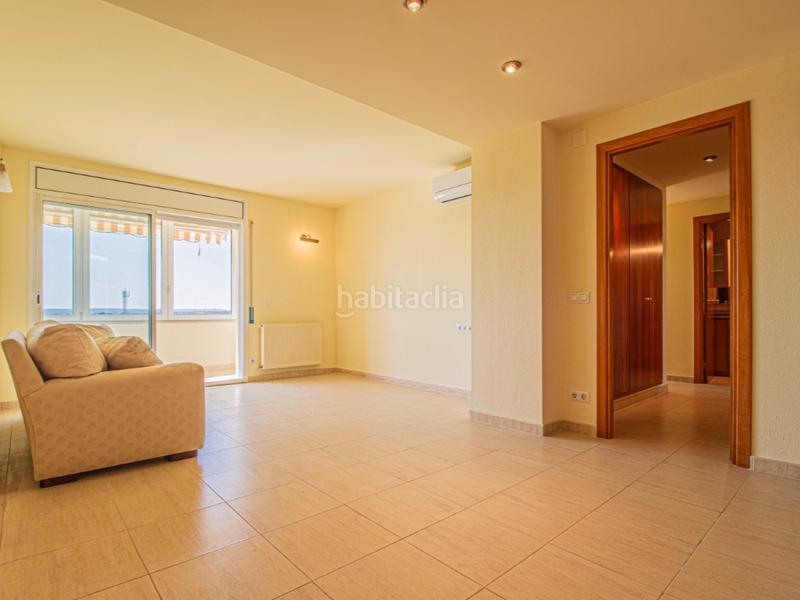 Foto ac11f645-65e8-410f-9553-6dabf909731c. Zweistöckige wohnung mit parking in Centre Figueres