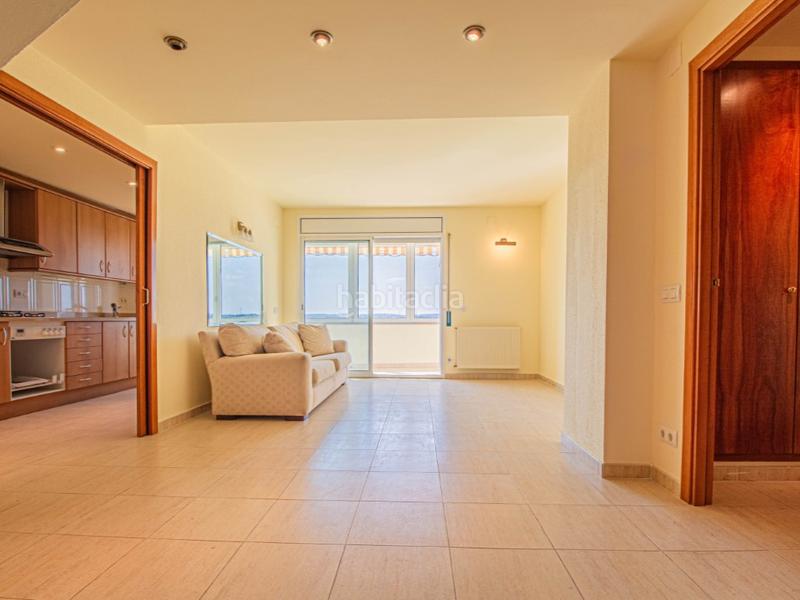 Foto f137621b-a278-4cbc-9f2a-5b0d74fe7376. Zweistöckige wohnung mit parking in Centre Figueres