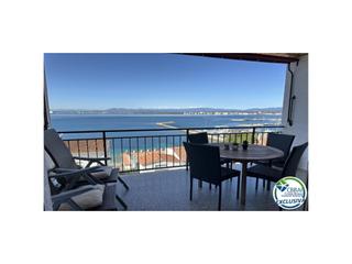 Appartamento in Calle de manuel mila i fontanal 30. Despierta junto al mar en éste maravilloso apartamento en roses.