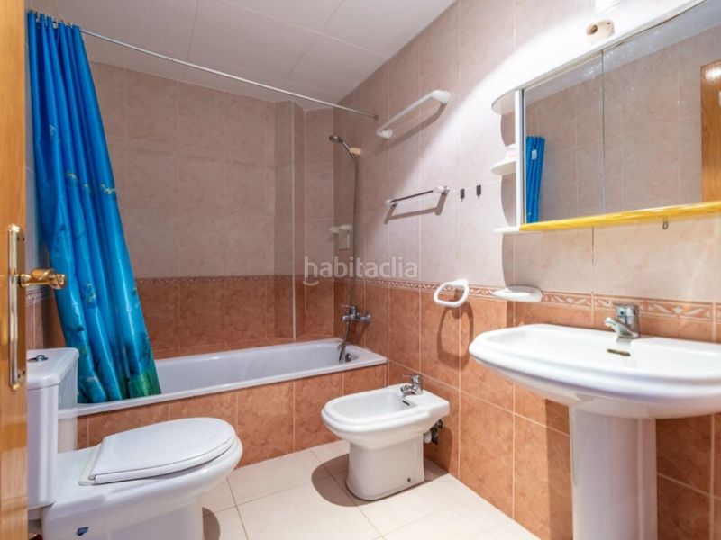 Foto b8fe0647-5349-41b6-b975-0c9267a3eb95. Casa a Centre Roses