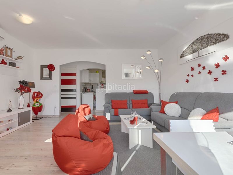 Foto ba2de5da-afd4-4fcf-9ad4-51e4eebdb345. Pis amb aparcament a Centre Roses