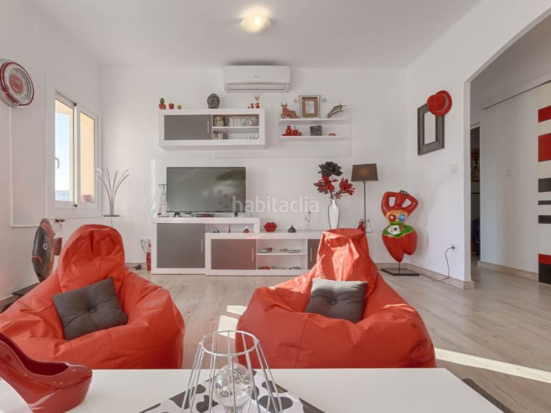 Foto eea839cd-6532-4055-a84f-ecacec46a38a. Pis amb aparcament a Centre Roses