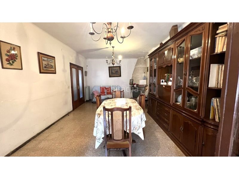 Foto 77cd8fc7-ce5d-4f19-9dfe-2e15939bc00c. Casa amb aparcament a Parc Bosc-Castell Figueres