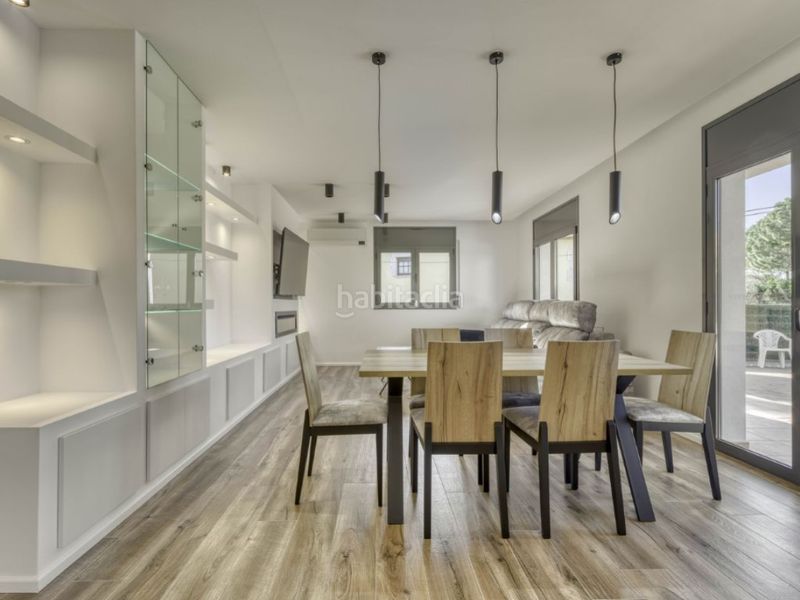 Foto 909f1c00-a548-498b-b47a-de1a9177bd76. Casa amb piscina a Cistella