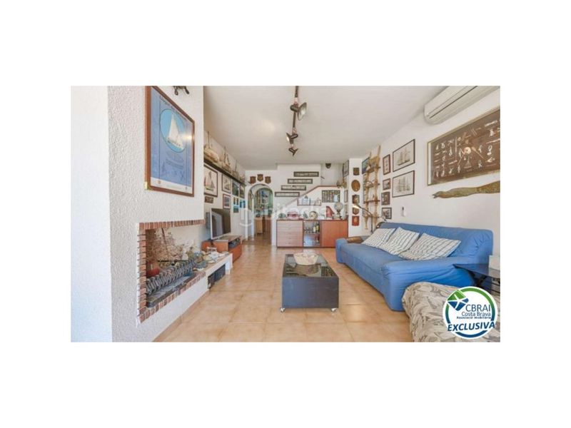 Foto eb8dcdc0-8b81-4f33-b00d-3dfbdf19a4f4. Casa amb aparcament a Santa Margarida Roses