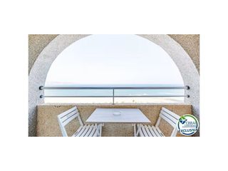 Estudi a Sector delta muga 9. Estudio en planta 17 con terraza y espectaculares vistas al mar