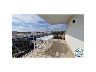 Flat in Sector port alegre 14. Apartamento de 2 dormitorios con parking, amarre y trastero