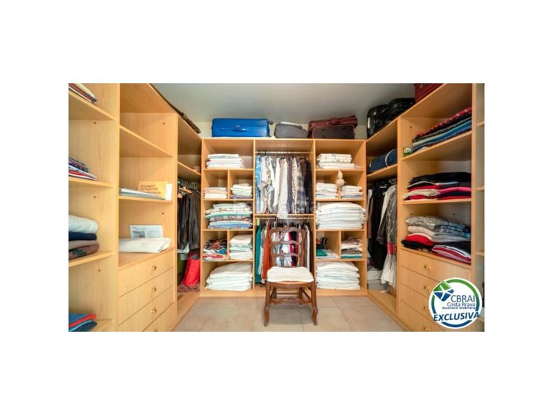 Foto b50544b1-6acc-4ba9-9583-50cdf53938be. Casa a calle d'aristotil 27 a Els Grecs-Mas Oliva Roses