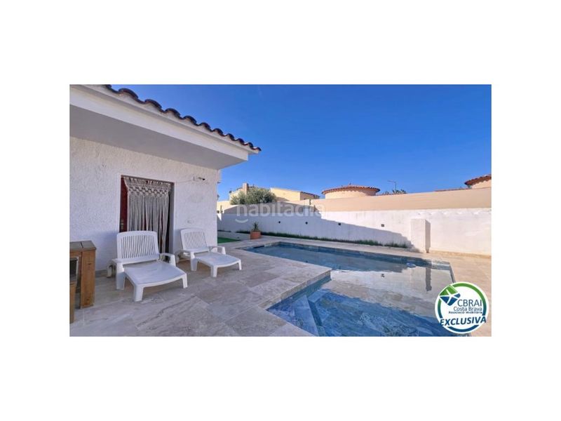 Foto 4a2ada4e-5948-438b-bb35-4b8a7dc59706. Casa amb aparcament a Alberes Empuriabrava