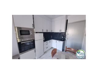 Piso  Sector poblat tipic/av.principal. Piso de un dormitorio en empuriabrava