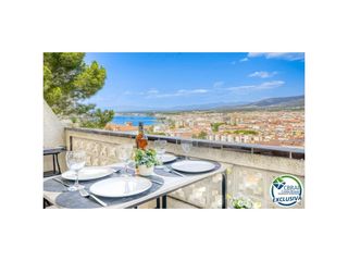 Piso  Carrer de la pujada del puig rom. Apartamento reformado con vistas al mar y licencia turística en