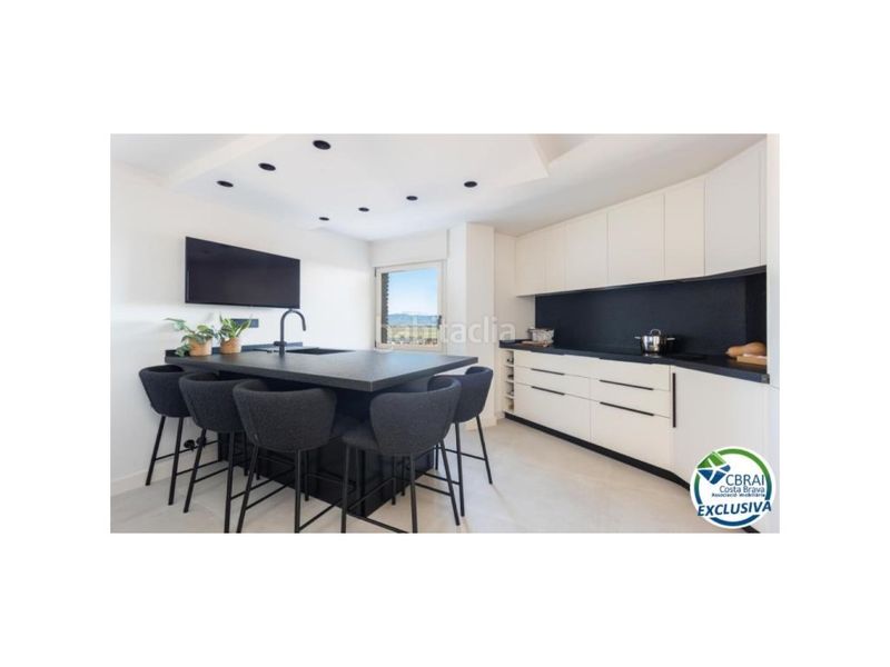 Foto a7e35861-7e40-4bd8-ad97-0f00d59ce785. Àtic a calle salines les 1 a Eixample-Horta Capallera Figueres