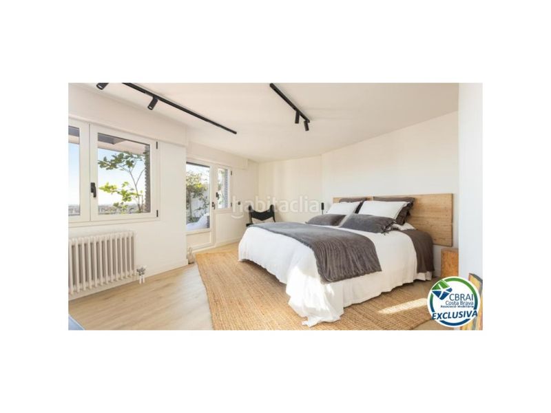 Foto f4e4e400-8143-4a98-a316-51ede3bb4ae7. Àtic a calle salines les 1 a Eixample-Horta Capallera Figueres