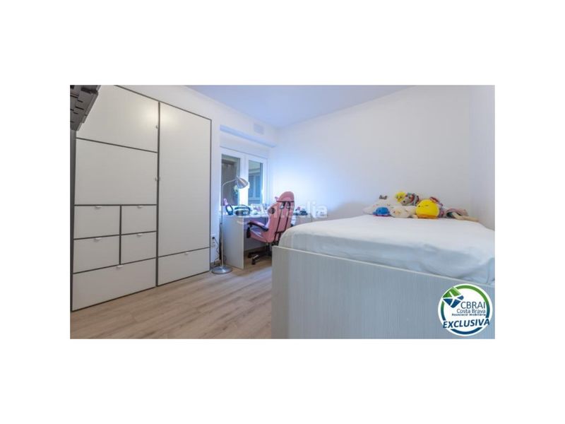 Foto 095b1c8d-6b27-43ba-ab0b-0bb2ce924ea3. Pis a Centre Roses