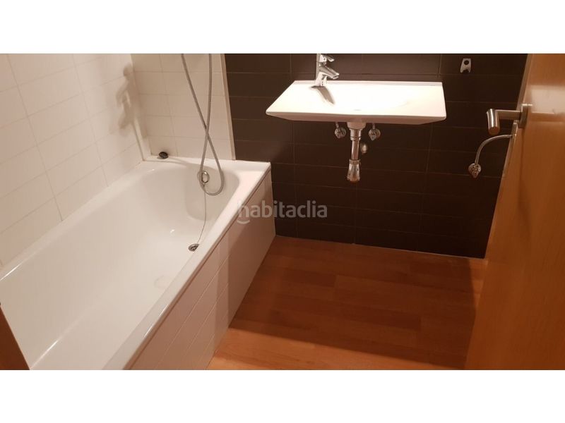 Foto 960ac23e-40b0-42b2-a499-d5e84bfd3fa0. Casa amb aparcament a Garrigàs