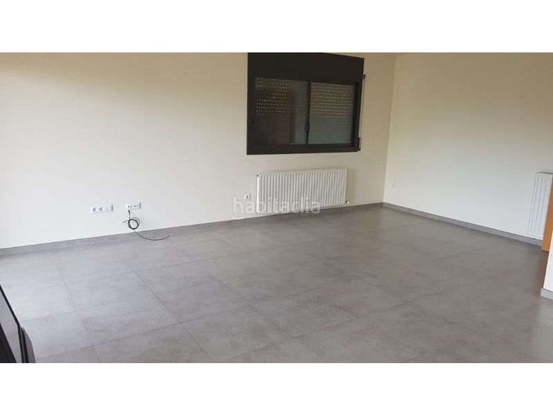 Foto c7c5678d-eeed-4dda-b3b3-2e17ae8768e9. Casa amb aparcament a Garrigàs