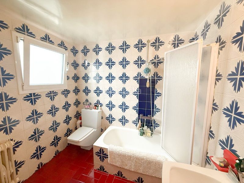 Foto 1fe65b6a-fa34-45ef-8560-1ee33cc08228. Dúplex amb calefacció aparcament a Centre Figueres