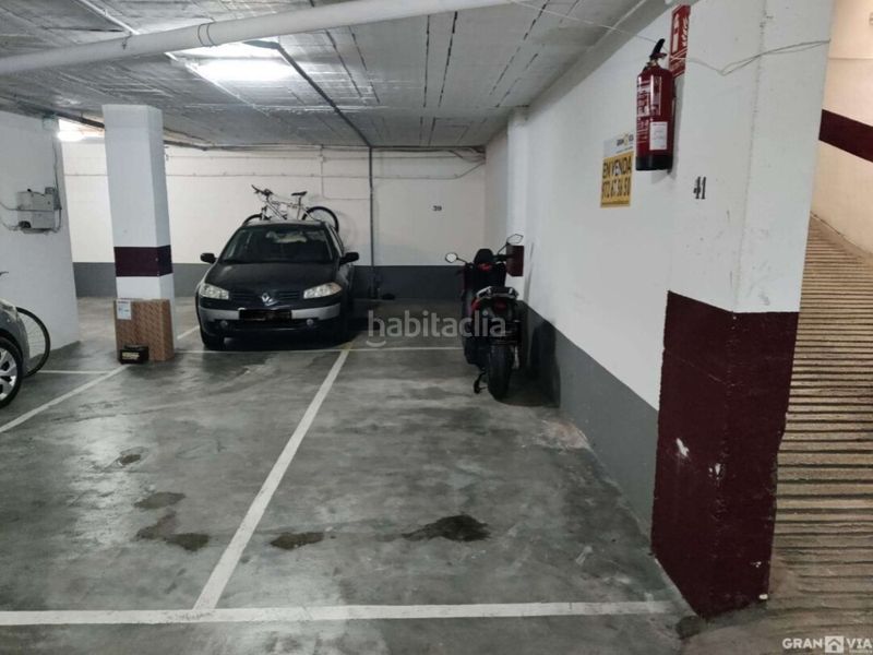 Foto 86ea4d1b-b4e0-4d03-ada3-41e5155c22fd. Dúplex amb calefacció aparcament a Centre Figueres