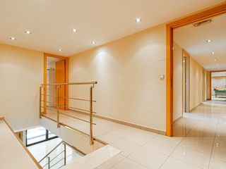 Business premise  Carrer dels fossos, 20, figueres, espanya. Local comercial de dos plantas en el centro de figueres.