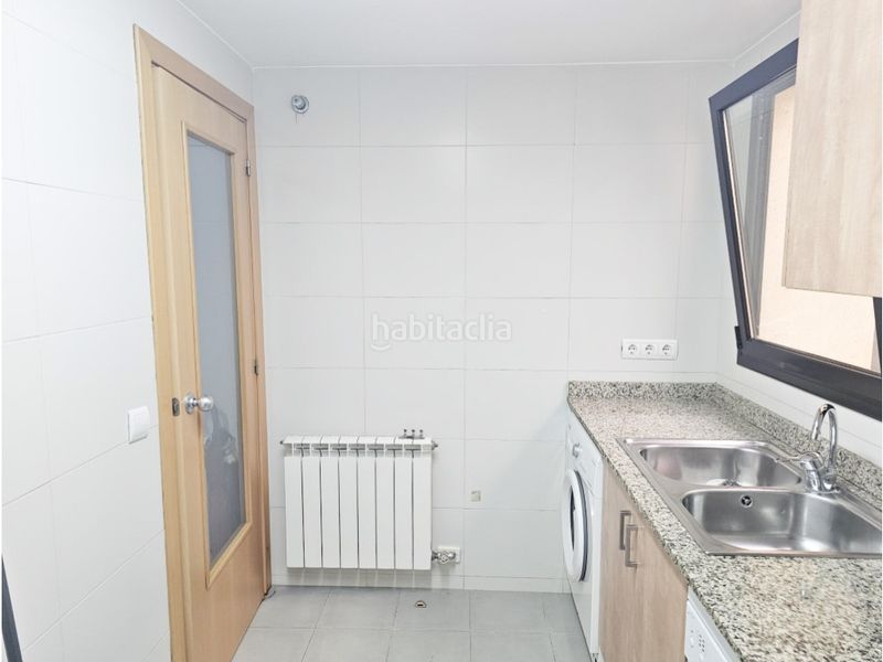 Foto 86a03597-35cc-432f-8529-8b0471bd934f. Pis a calle nord 2 a Carretera de Roses-Fossos Figueres