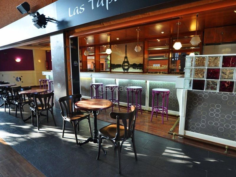 Foto d231e524-4ba1-4e11-aed9-94b6bd04b055. Local comercial a Carretera de Roses-Fossos Figueres