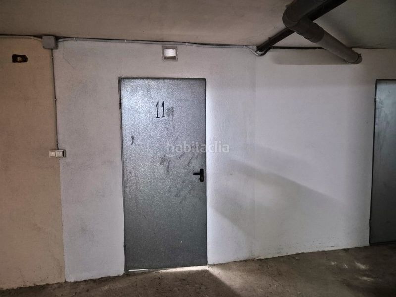 Foto 10e552c8-d16d-4636-b812-18c83ae3d71d. Aparcament cotxe a Centre Roses