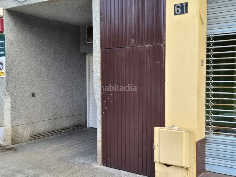 Foto e76dd210-242a-4d22-9736-1039f5778e01. Aparcament cotxe a Centre Roses