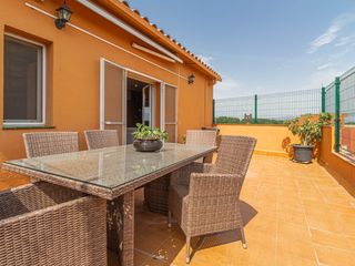 Dúplex  Carrer pení. Duplex situado en la zona de horta capallera de figueres