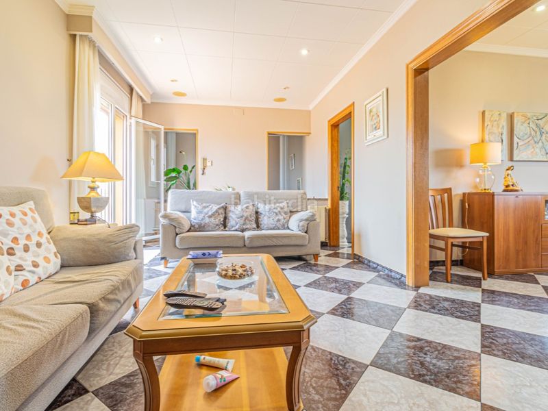 Foto a95e14ce-1417-4bf1-befc-b5c3b9e6dc54. Duplex in Eixample-Horta Capallera Figueres