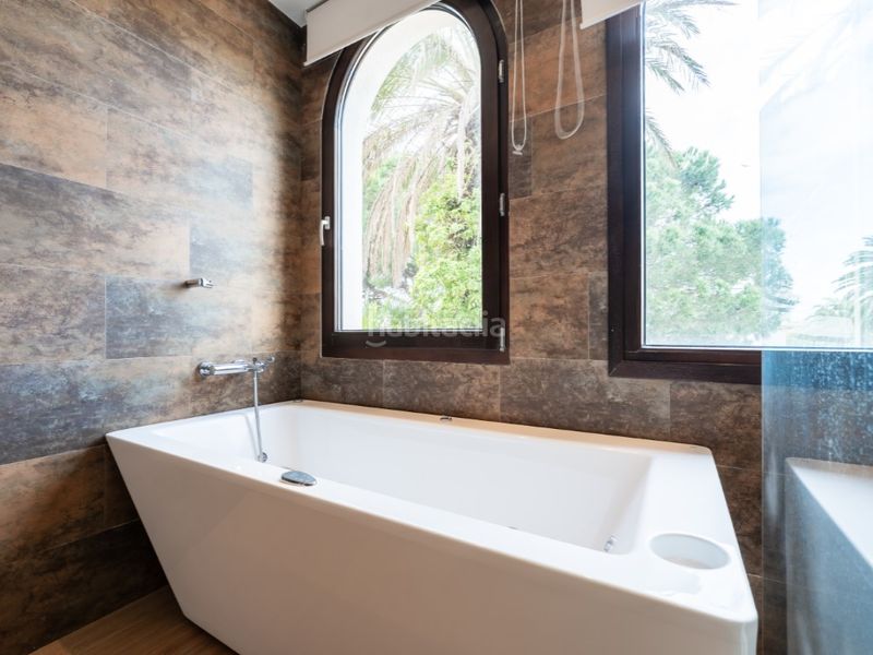 Foto 00cdc14b-52bc-4898-ad65-0309b2476da8. Casa amb calefacció a Requesens Empuriabrava