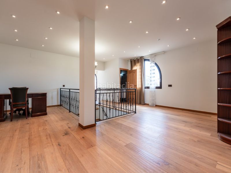 Foto 59320a5b-3bbd-45eb-851e-fdb4ebbe24a9. Casa amb calefacció a Requesens Empuriabrava