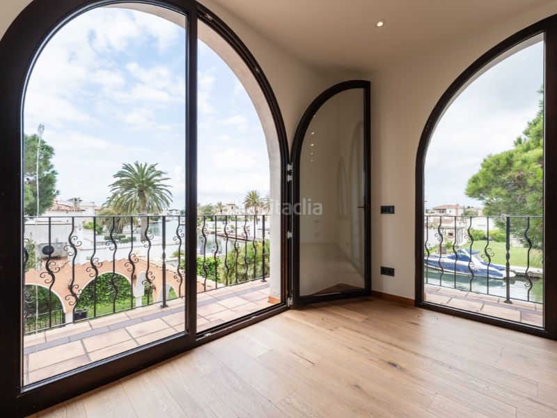 Foto 783d35a3-6483-43dc-9e8c-462ce252d407. Casa amb calefacció a Requesens Empuriabrava