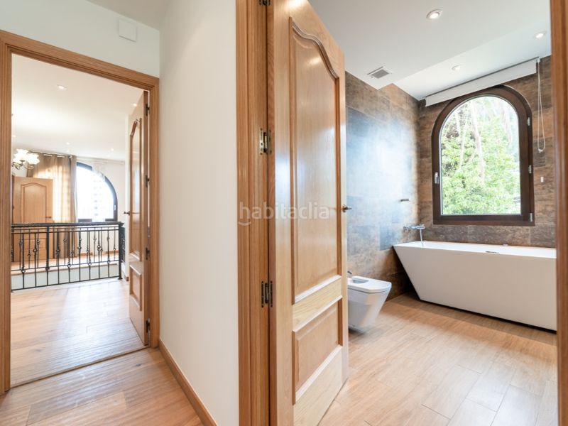 Foto 7e3db283-8e94-4323-b5e2-751bfa1dc0e0. Casa amb calefacció a Requesens Empuriabrava