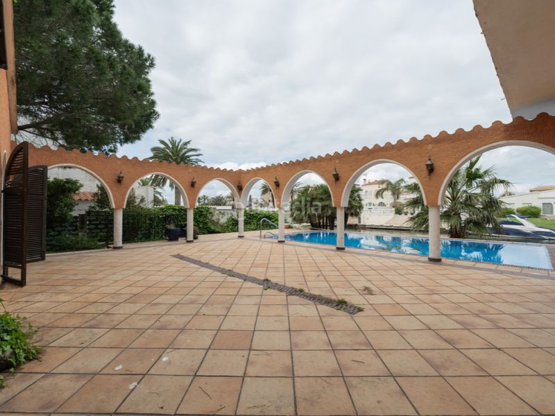 Foto 90ed0e07-559c-441b-96f0-4cae982e0312. Casa amb calefacció a Requesens Empuriabrava