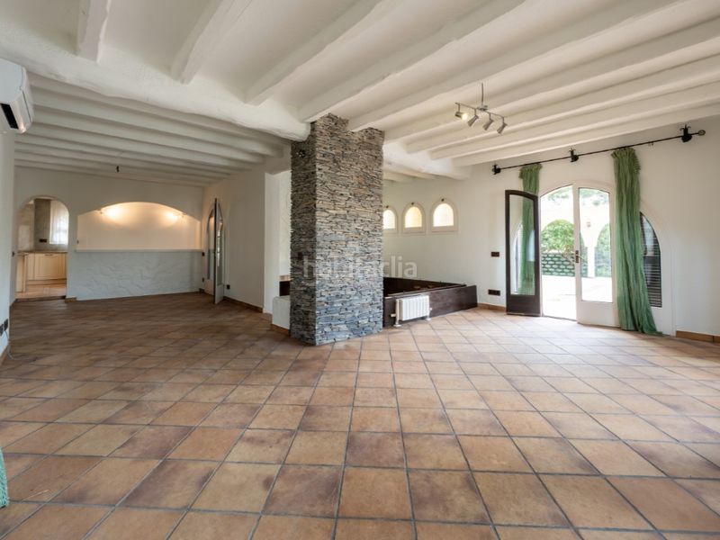 Foto b737efef-73c9-47aa-92d6-486fdd4f630e. Casa amb calefacció a Requesens Empuriabrava