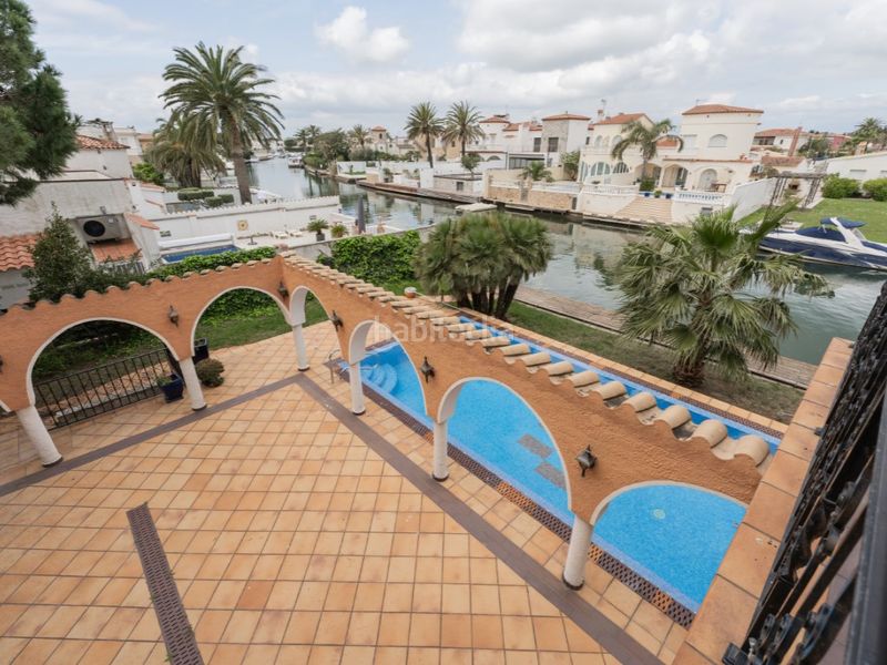 Foto be23d35f-f3df-48d7-9ead-7da7a7821454. Casa amb calefacció a Requesens Empuriabrava