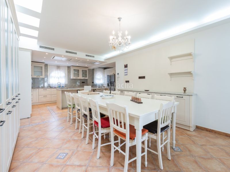 Foto c765ab9d-473e-49b9-88bb-b28e5832050e. Casa amb calefacció a Requesens Empuriabrava