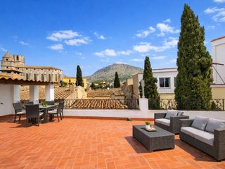 House  Calle cancell. Casa con vistas increíbles en el centro de torroella de montgrí.